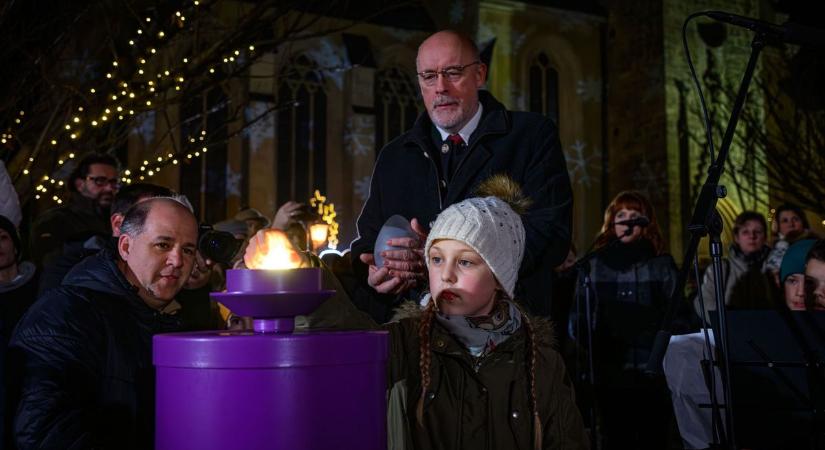 A remény lángja Sopronban is fellobbant - fotók