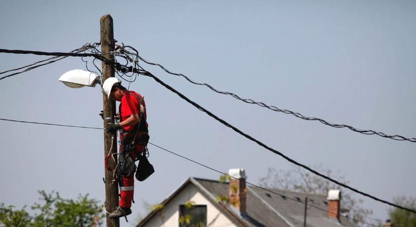 Több településen áramszünet lesz a napokban, jobb időben felkészülni