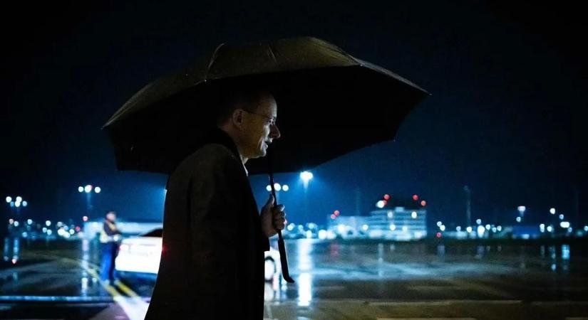 Rekordok és stratégiai megállapodások: Isztambul felé tart Szijjártó Péter – videó