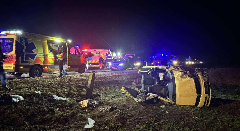 Egy hét alatt 5 szörnyű baleset is történt Komárom-Esztergomban helyszíni fotók