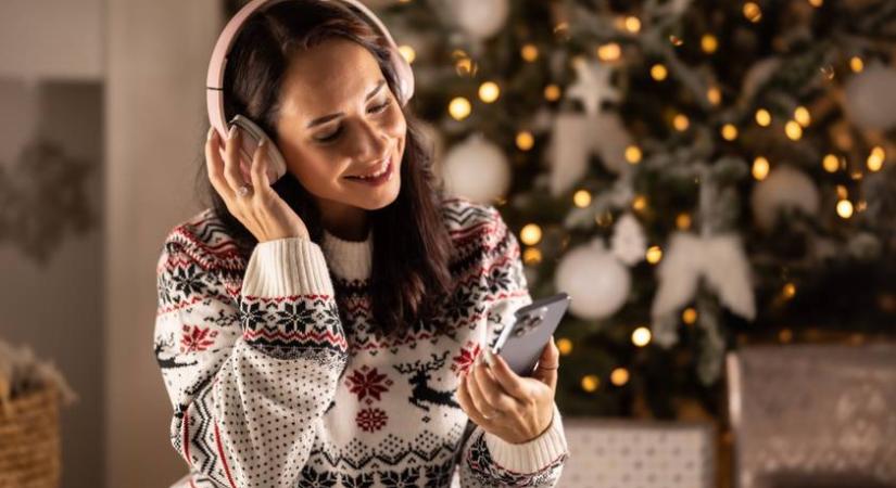 „Legyen ünnep az égen, és ünnep a földön”: eltalálod, ki énekli ezt a karácsonyi dalt?