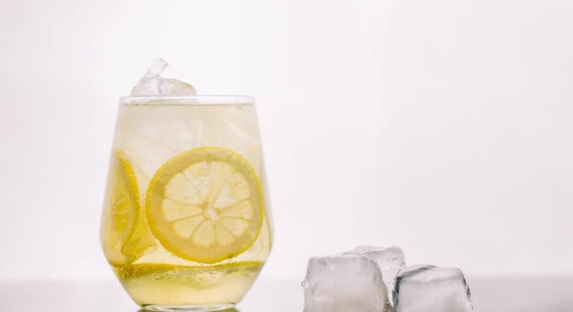 A citromos víz mítosza: miért nem biztos, hogy jót tesz neked?
