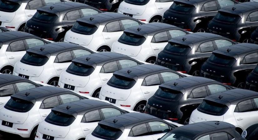 Németország szép csendben elköszön a benzines és a dízeles motoroktól: 2026-ban elárasztják az elektromos autók – most jött el Kína ideje