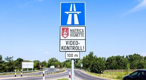 Hétfőtől megvásárolhatóak a jövő évi autópálya-matricák