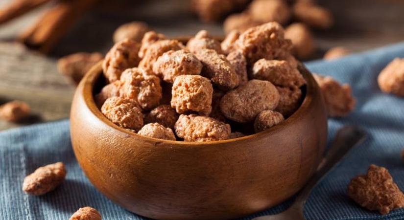 5 perces cukrozott mandula, ami karácsonyra is tökéletes: 4 egyszerű, mégis mutatós gasztroajándék