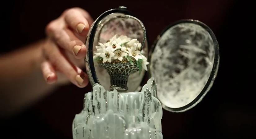 Rekordáron kelt el a cári téli Fabergé-tojás a Christie’s londoni árverésén