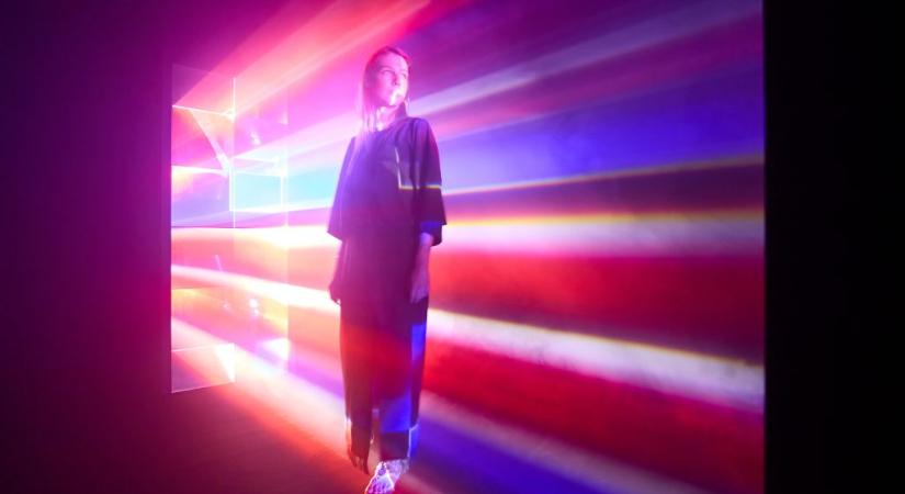 Van egy hely Budapesten, ahol felfelé esik az eső és Zeppelinben lehet sétálni