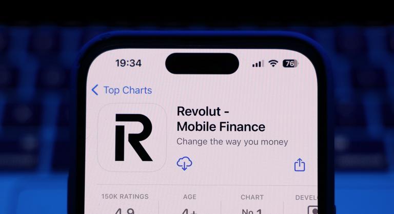 A Revolut most már Orbán Viktor céljait veszélyezteti, kivégezheti a kormány startégiáját