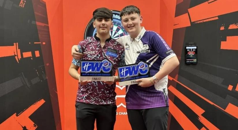 Luke Littler 15 éves utódja sokkot okozott a dartsvilágbajnokságon