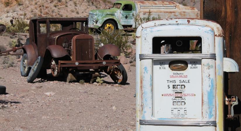 Jó hír érkezett: kedvezőbb áron tankolhatunk