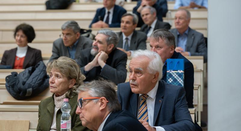 75 éves a debreceni Biokémiai és Molekuláris Biológiai Intézet