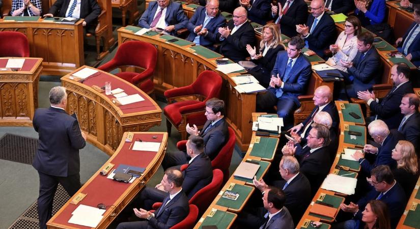 Átvariálja a Fidesz a parlamenti hajrát a fővárosi segélyhitel miatt: rendkívüli ülés lesz 10-én és 17-én is