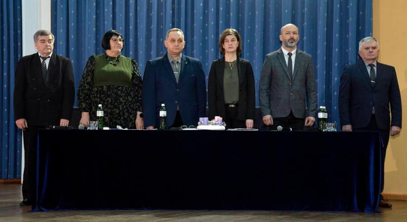 A KMPSZ harmincnegyedik közgyűlésén - Oktatásügy: jövőnk a tét