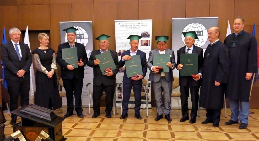 Mestereket avatott a kamara Esztergomban