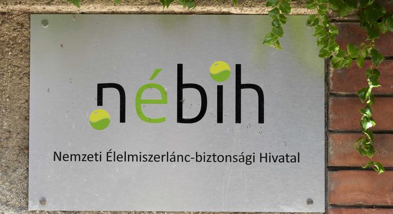 Lecsapott a Nébih, sertéshúsok, savanyú káposzta és a karácsonyi édességek előállítását vizsgálta