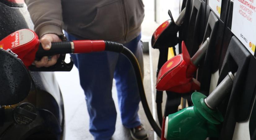 Jó hír a tankolóknak: így módosulnak az üzemanyagárak holnaptól