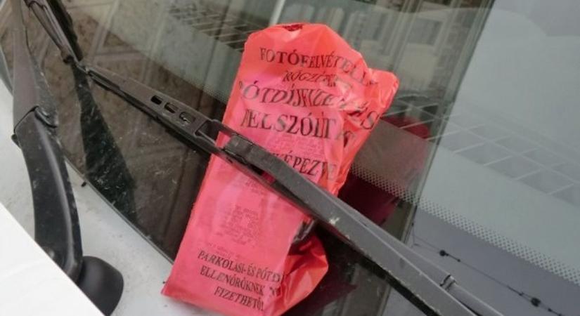 „A nagy semmit dagasztják” – vizsgálóbizottság egy 15 600 forintos bírság miatt