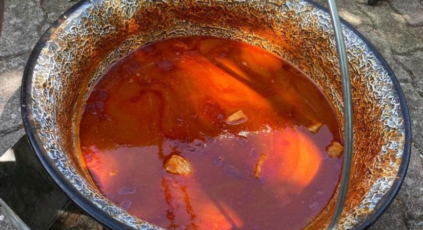 Miért nélkülözhetetlen a halászlé az ünnepi asztalról?