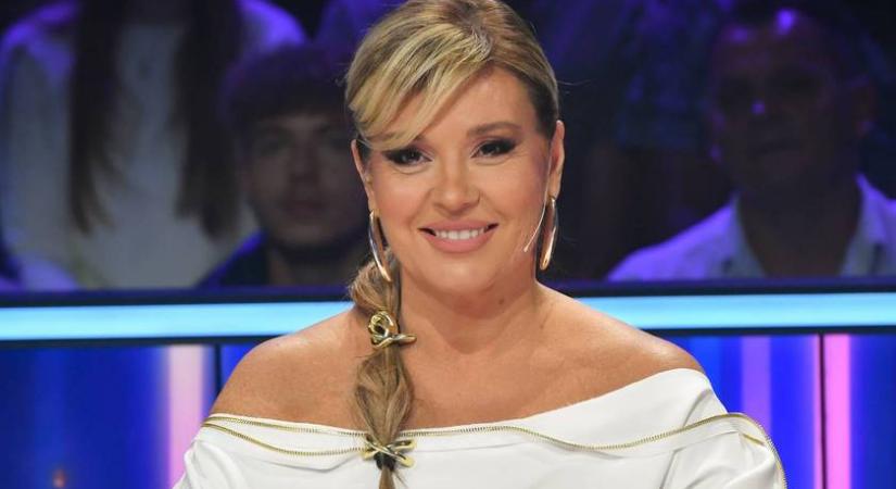 Liptai Claudia vörösre festette a haját: 10 évet fiatalodott a kommentelők szerint