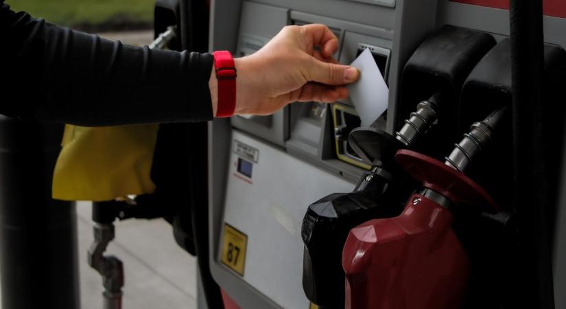 Kellemes meglepetés - Mutatjuk, hogyan alakultak hétfőre az üzemanyagárak
