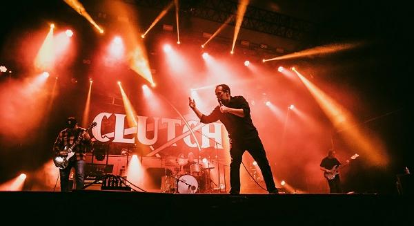 Varázsgombás gyros egy kis déli olajjal: Clutch, 1000mods, Bokassa koncertbeszámoló – 2025.12.05., Barba Negra