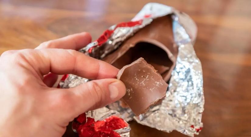 Tovább gyűrűzik a botrány: nem csak Hajdúböszöröményben kaptak kukacos Mikulást a kicsik