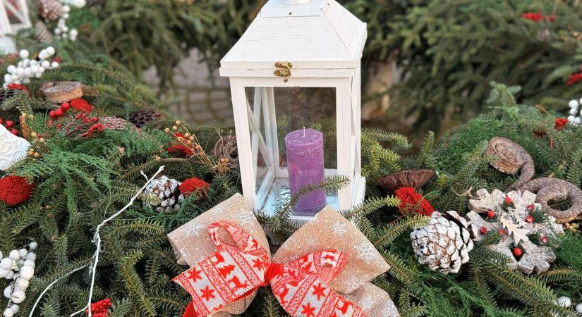 Gyertyafény, dallamok, mosolyok – meghitt adventi hétvége Köbölkúton