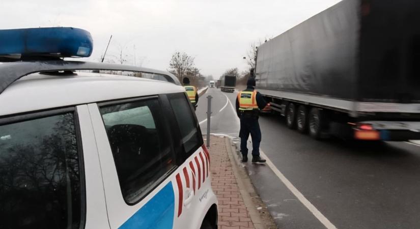 Több tízezres a bírság, ha ezt a táblát figyelmen kívül hagyod az autópályán! (videó)