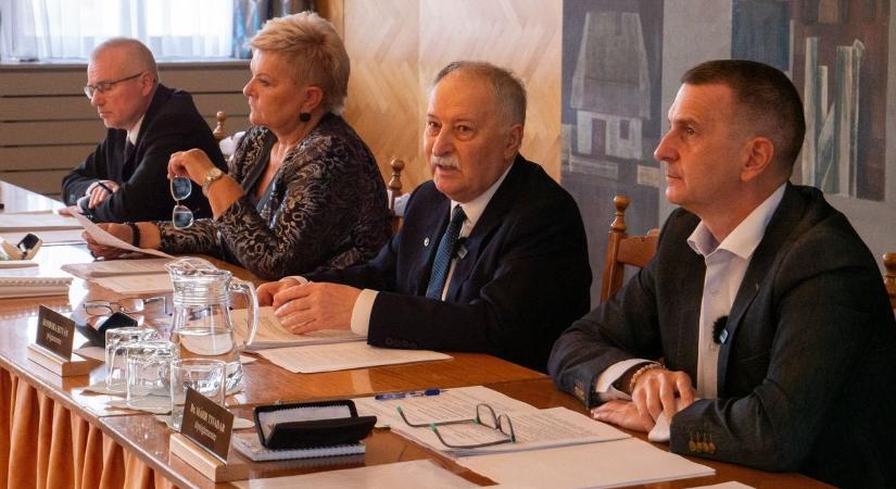 Hegyközségi körforgalomról: a sárvári városvezetés eligazította a baloldali képviselőket - videó