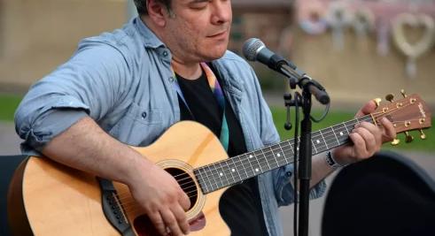 December 19-én búcsúztatják Kálloy Molnár Pétert