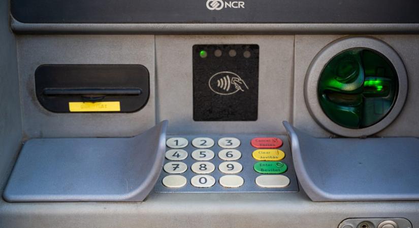 Ennyi lehet az új, ingyenes ATM-es készpénzfelvételi határ, lesöpörték a bankok javaslatát