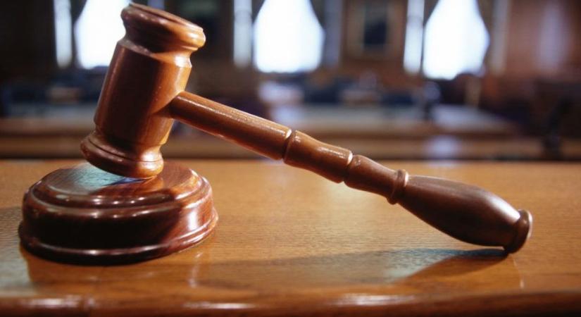 Kezdődik a tárgyalás az alkotmányos rend erőszakos megváltoztatásával vádoltak ügyében