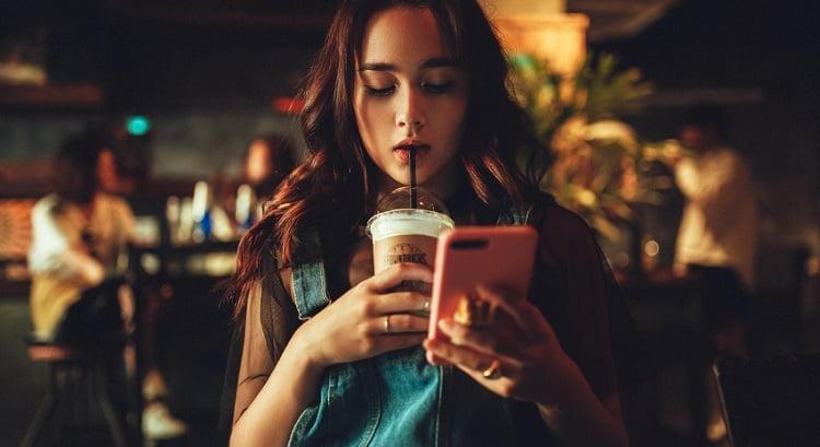 Fejmozgatás is elég? – Így tartatják be a 16 év alattiak közösségi média-tiltását