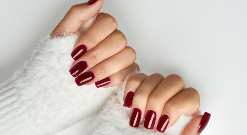 Káprázatos: ez az árnyalatú vörös manikűr a tökéletes választás karácsonyra