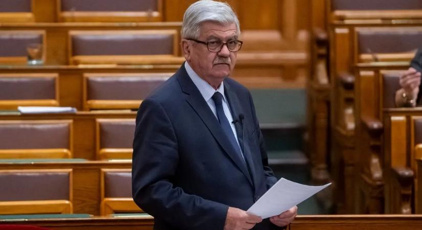 Magyar Péterék szeretetországa: betegséggel küzdő képviselő halálát kívánják a tiszások