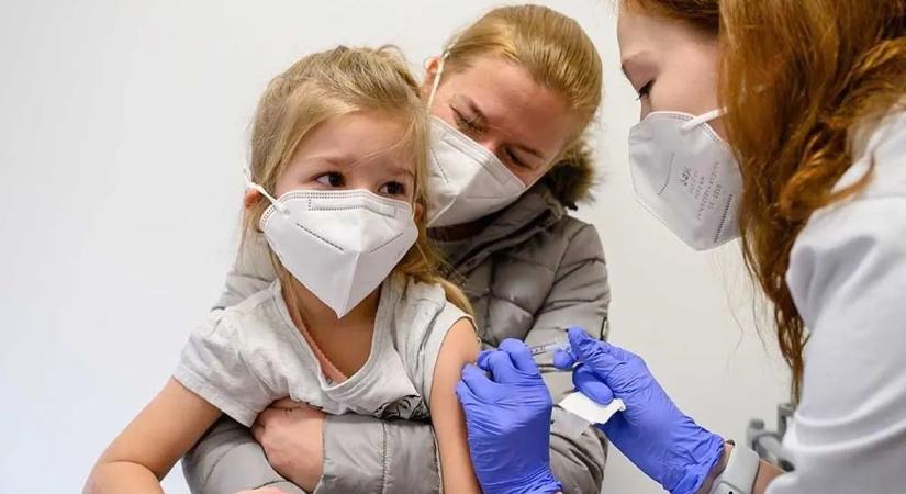 40 napon át hányt a tündéri kislány: hiába fogott össze érte a közösség, bele kell törődniük az elkerülhetetlenbe