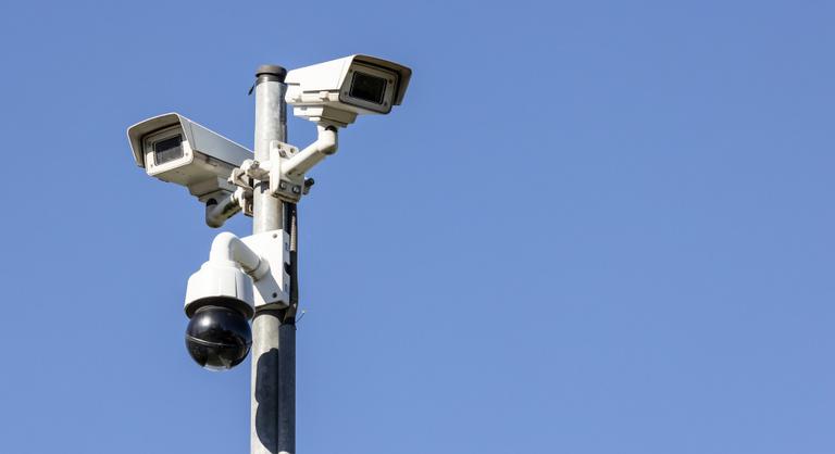 Valódi emberekkel figyeltette a lakosságot egy amerikai cég