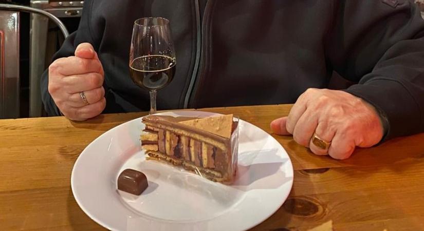 Szaloncukor és sör is készült az ország tortájához – mi is megleptük a híres cukrászt, itt a recept!