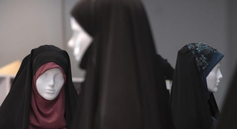 Iránban letartóztatták egy maraton szervezőit, mert a részt vevő nők nem viseltek hidzsábot