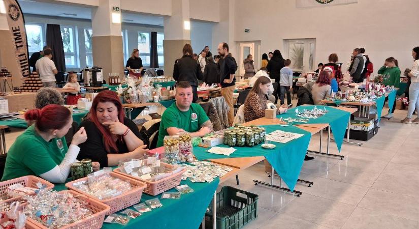 Farnadon ünnepi hangulatban nyitotta meg kapuit a karácsonyi vásár