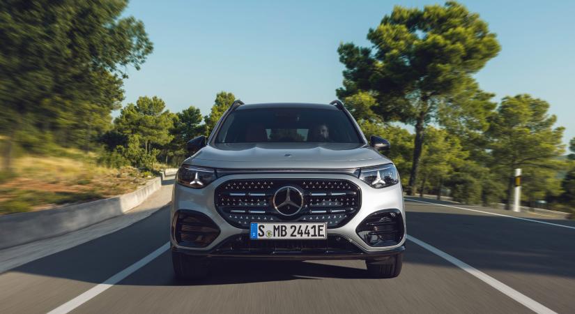 Bemutatkozott az új Mercedes GLB