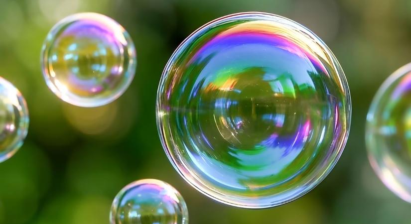 Dupla buborékra figyelmeztet a jegybankok jegybankja, vészjósló együttállás, ha a tőzsde és az arany ára egyszerre száguld