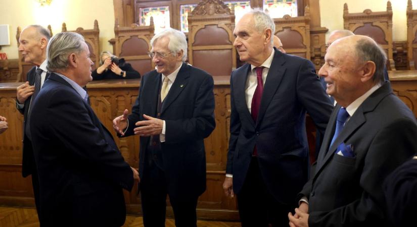 Díszpolgárok csodálhatták meg Kaposvár fejlődését