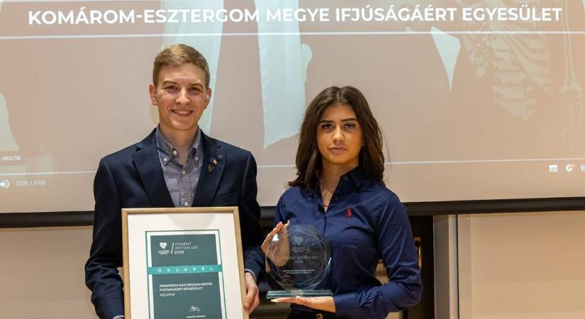 Tatabányai egyesület nyerte az Önként jöttem díjat