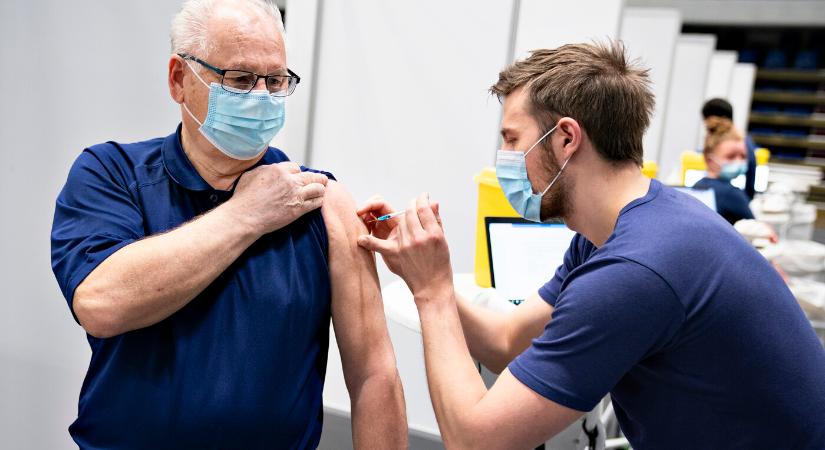 Szeptember óta 38 ezren regisztráltak Covid-19 elleni oltásra