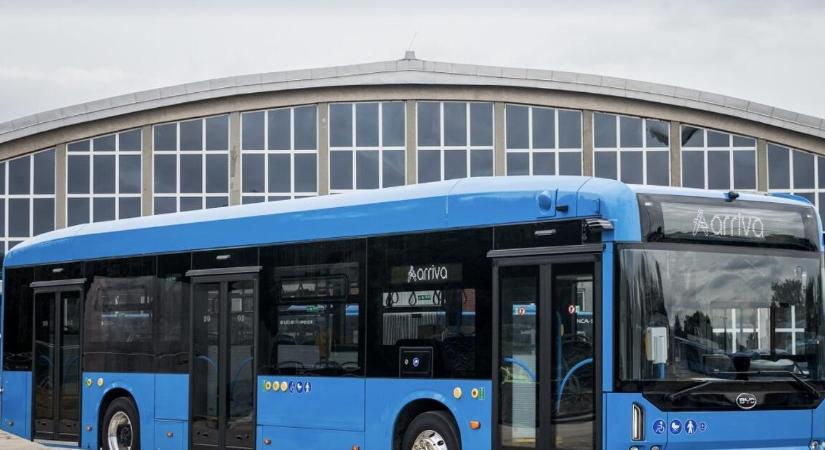 Csőstül jön a baj és a buszok is Budapestre