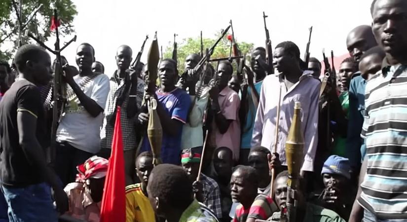 Száz fölé emelkedett a szudáni óvoda elleni támadások halálos áldozatainak száma – közülük 63 gyermek volt