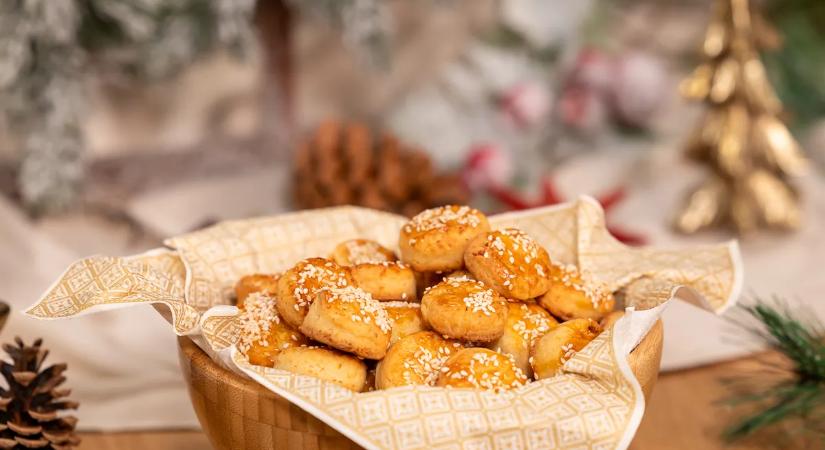 Sós vendégváró karácsonyra: a nagyi konyhájának hangulatát idézi ez a túrós pogácsa