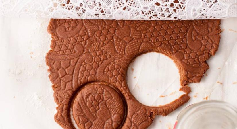 Használd nagyanyáink módszerét, és nem kell sütipecsét: csodaszép lesz a végeredmény