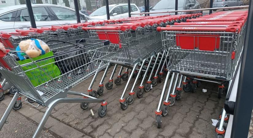 Ennél az áruháznál már nem kell erőszakot elkövetni a bevásárlókocsik ellen